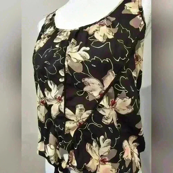 Sienna Sky Floral Tank With Tie Front In Medium - Picture 3 of 7